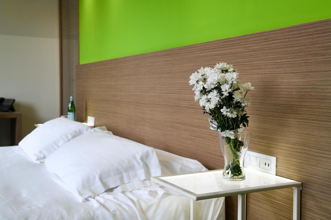 Hotel Marelet Treviglio Exterior photo